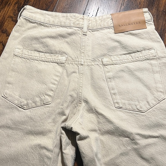 NWOT KALLMEYER Beige Column Leg Jeans, size 26 - Picture 4 of 11